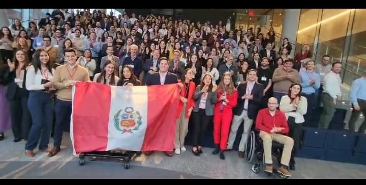 Centenares de peruanos que estudian maestrías en Estados Unidos confían en el futuro del Perú