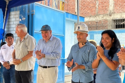 En los primeros días de mayo se embarcan trenes norteamericanos hacia el Callao